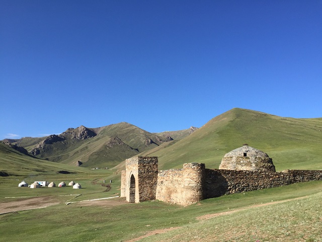 Caravansar de Tash Rabat (foto de Tomás Llovet)